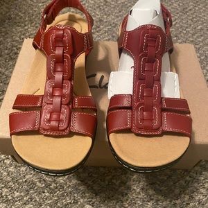 Womens Clarks US Size 7 M Red Leather Laurieann Kay Sandals